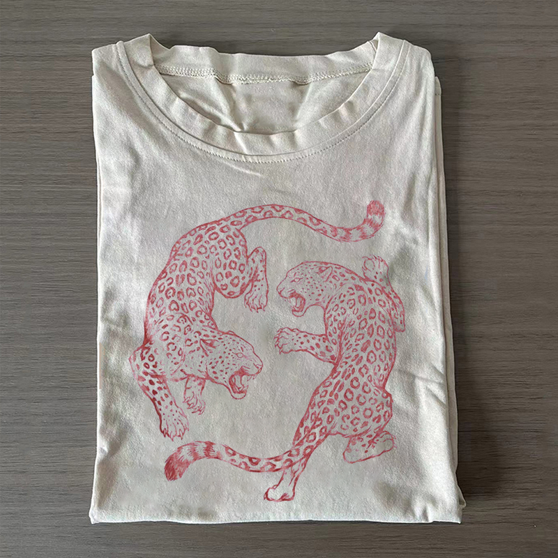Vintage Leopard Fighting Graphic T-shirt